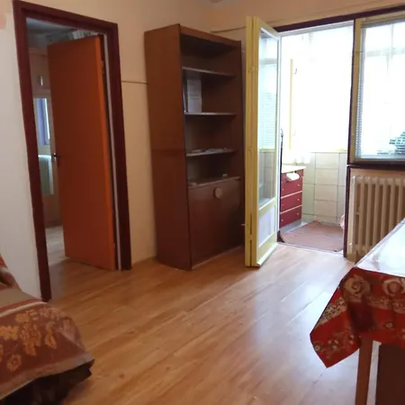 Ciresica Budget 2br La Intrare Mamaia Cu Ac Gratuit Constanţa